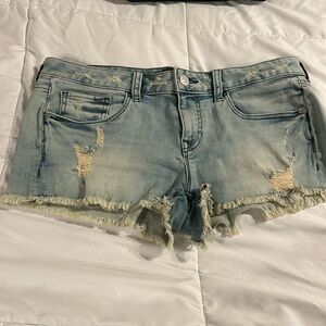 Express distressed Jean short